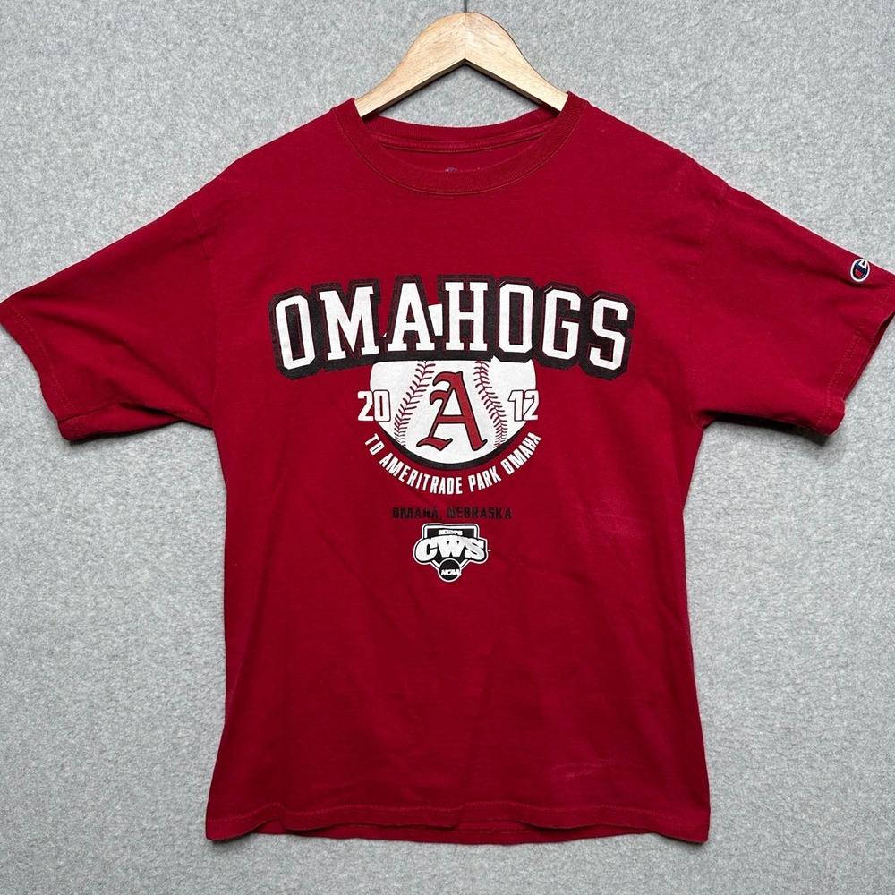 Arkansas Razorbacks Omahogs 2012 College World Series Red Champion Shirt Mens M